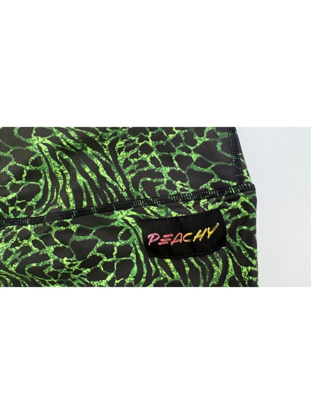 Peachy Athletic NWT Halcyon Bike Crossfit Gym Shorts Green Animal Print Medium - Picture 3 of 10